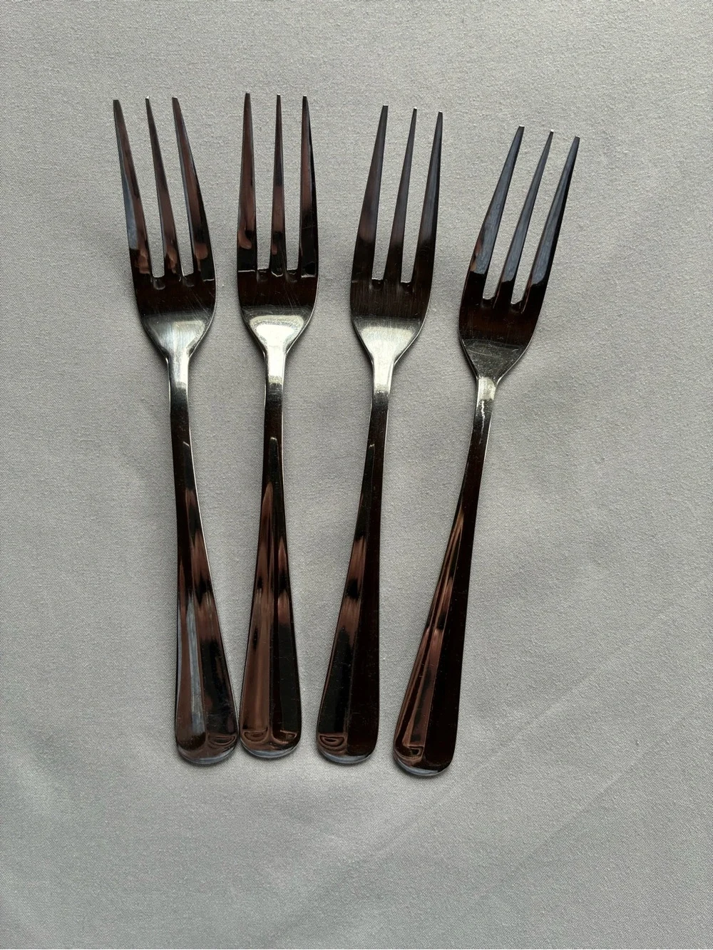 Reed & Barton Crest Salad Forks Set of 8 Stainless Flatware